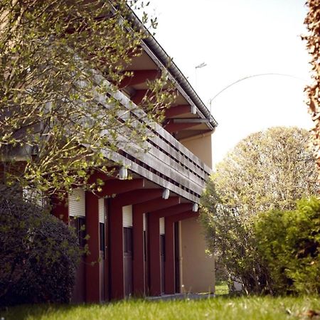 Kyriad Chalons-En-Champagne - Saint-Martin Экстерьер фото