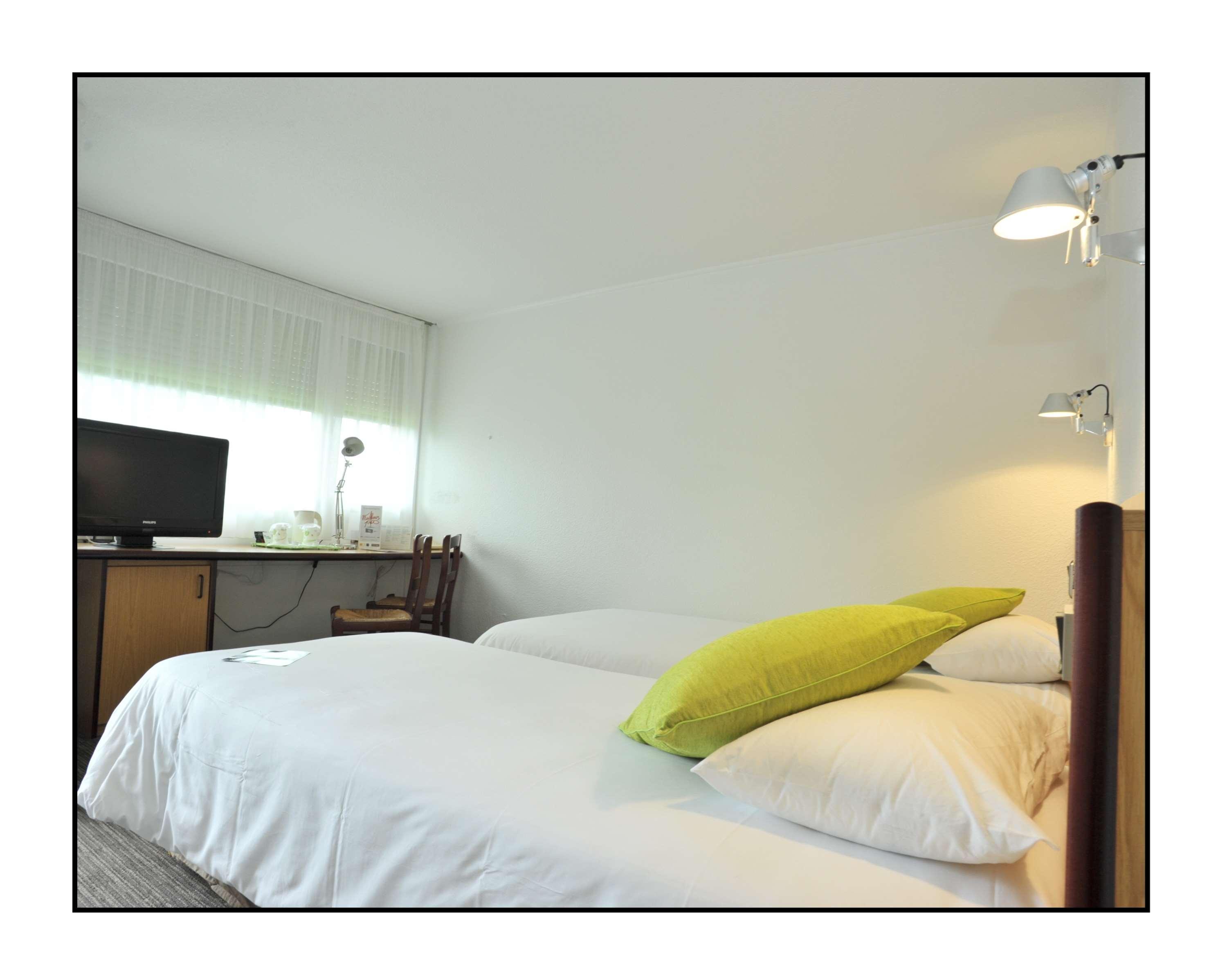 Kyriad Chalons-En-Champagne - Saint-Martin Экстерьер фото